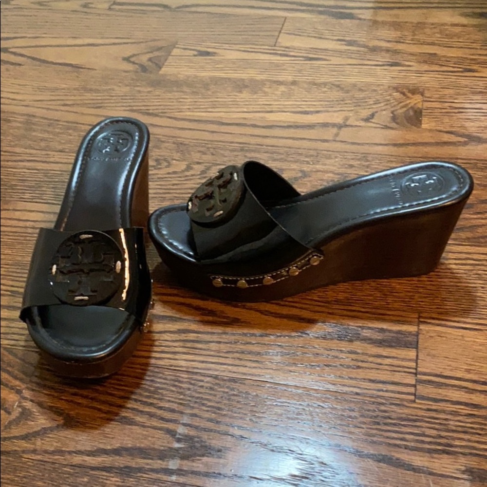 Signature Tory Burch Sandal Wedge Slides